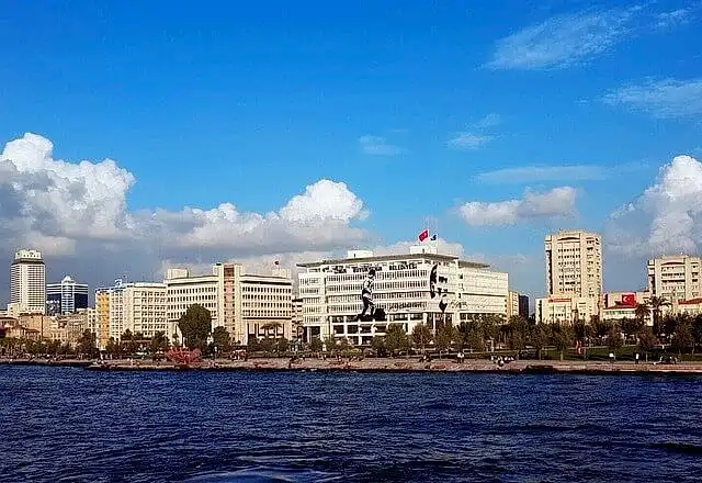 İzmir'in Tarihi Yerleri